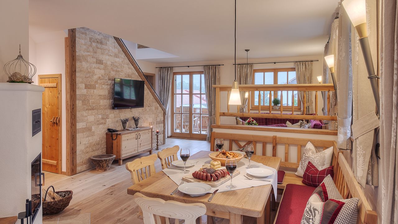 Essgruppe, Wohnzimmer, TV Essgruppe, Wohnzimmer, TV